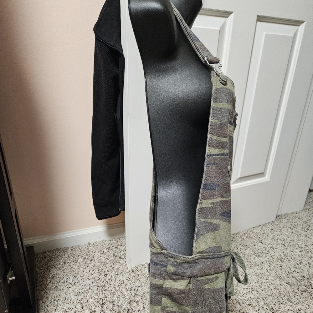 Stylish Camouflage Overalls with Front Pocket - Picture 8 of 13